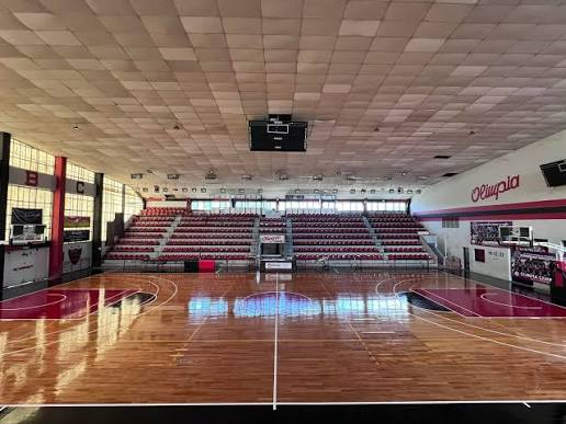 Parquet y tribunas del estadio Olimpia